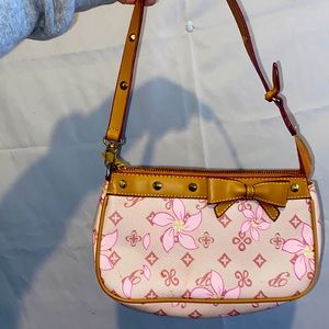 Adorable spring mini bag!